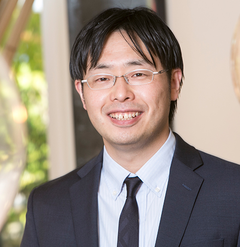 Headshot of Periodontist Dr. Katafuchi